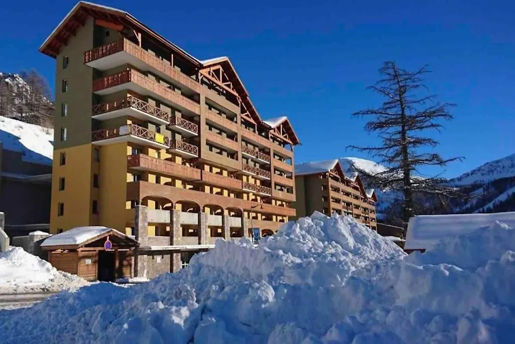 Apartment Les Terrasses D Isola B Avec Parking Couvert Inclus Proche Des Pistes Et De La Galerie, Residence Recente France